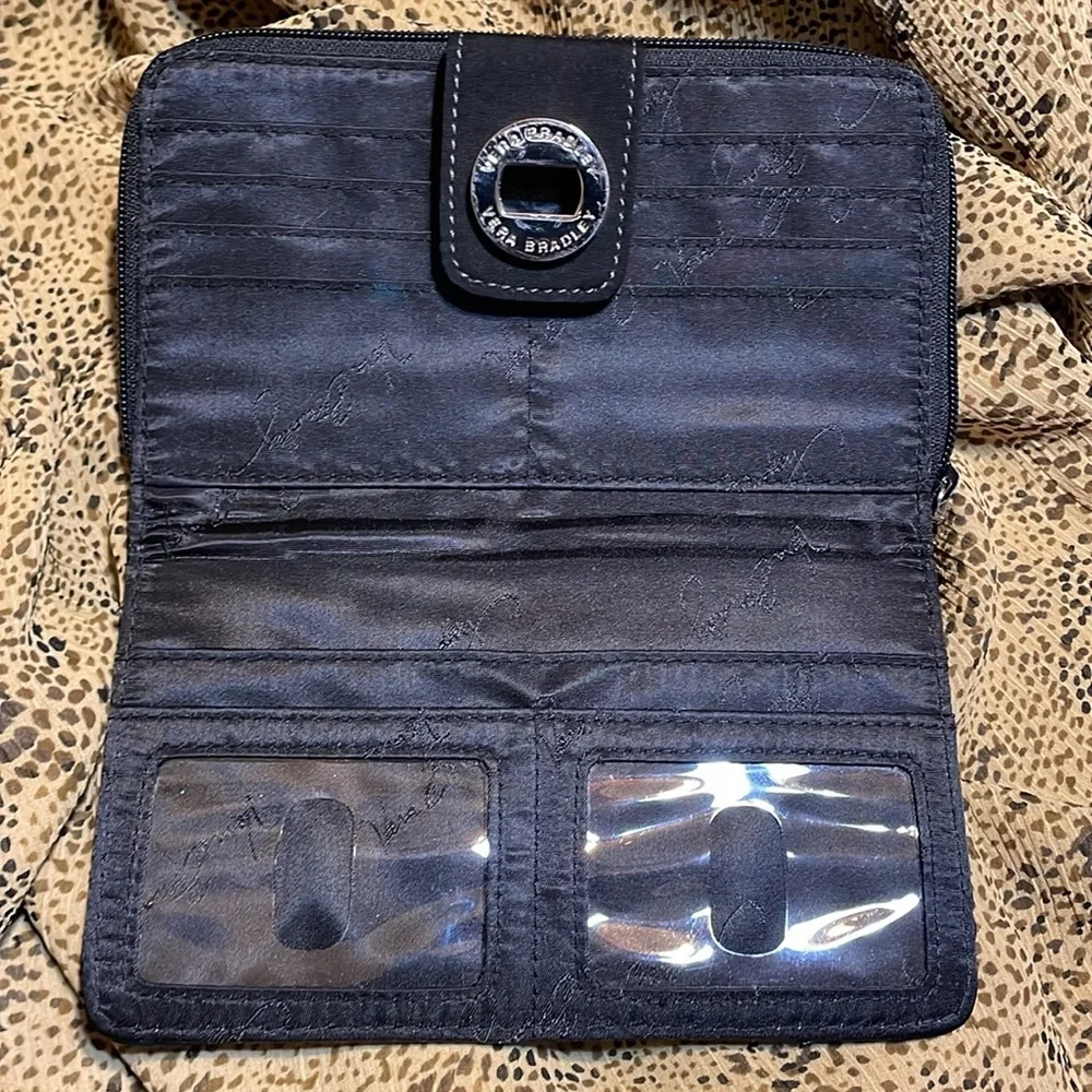 VERA BRADLEY BLk QUILTED WALLET SILVER HARDWARE TURNLOCK CLOSURE OUTSIDE POCKET